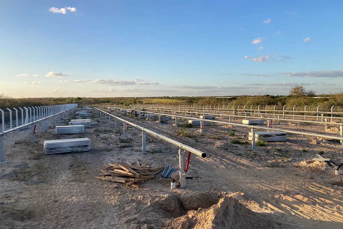 Usina solar de solo executada pela Maxo Engenharia